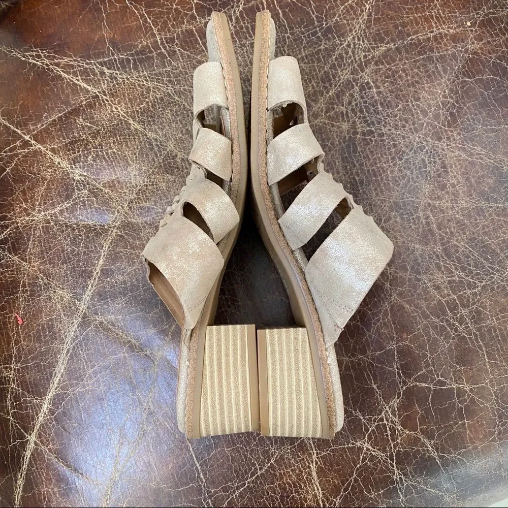 NWOB Euro By Sofft gold espadrille sandals 8 1/2 M